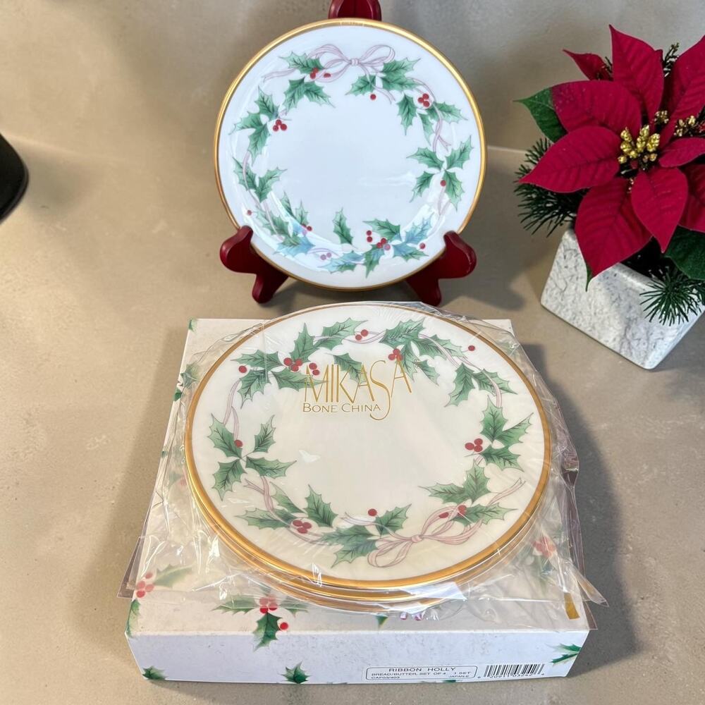 Mikasa Ribbon Holly Bread Butter Plates Set of 4 Bone China CAF03 Christmas